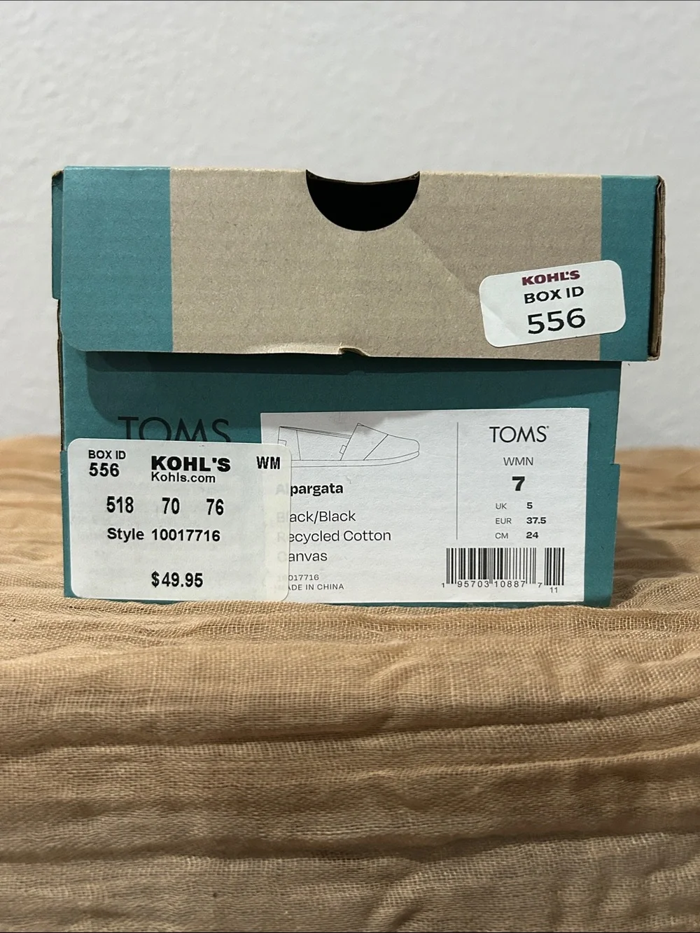 Black slip on Toms - Picture 6 of 6